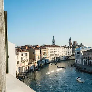 Ai Santi Apostoli 3*, Venetië Italië